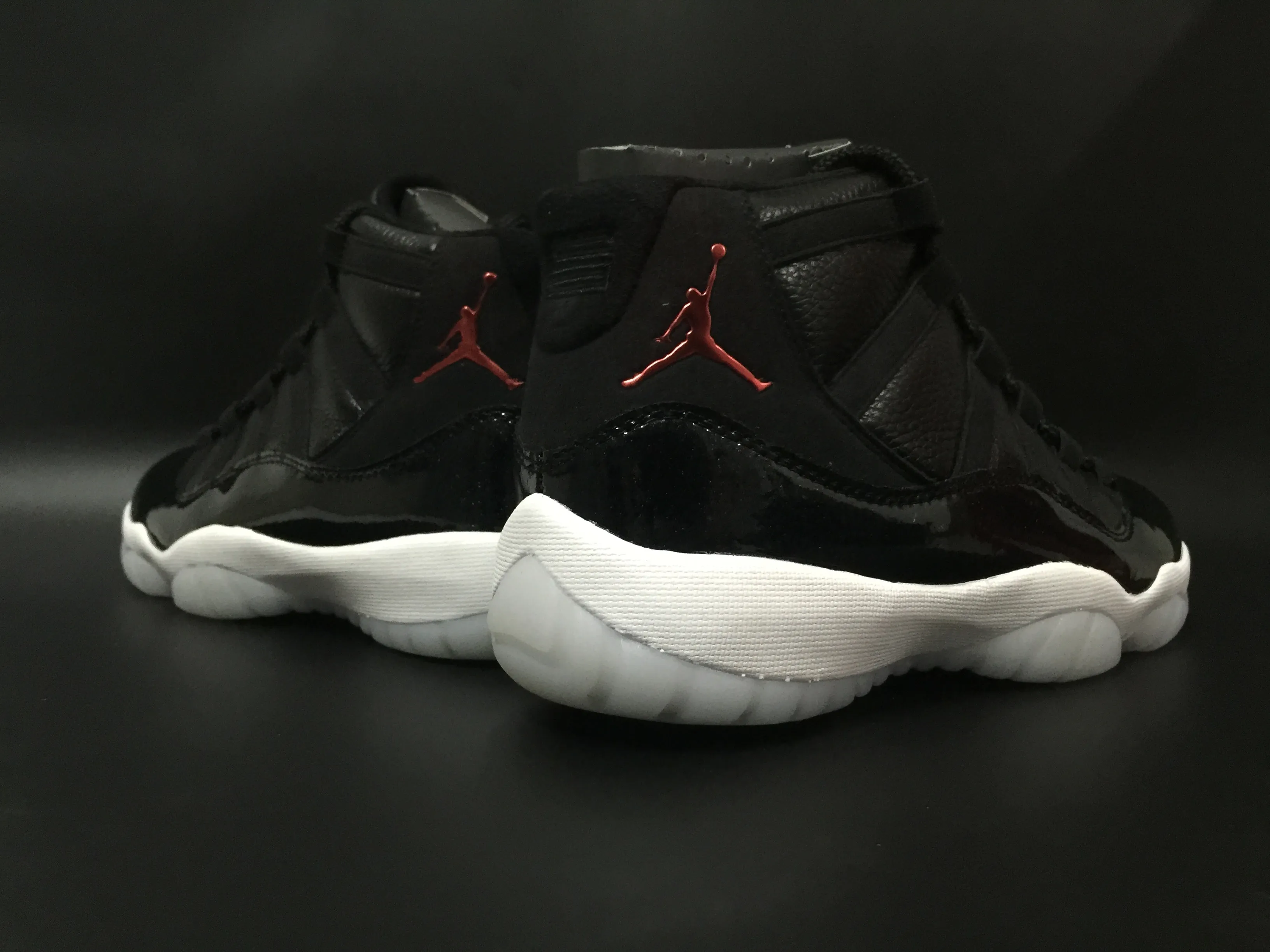 All Categories Air Jordan Jordan Series Basketball Shoes Air Jordan 11 First Layer Authentic Brand Original Air Jordan 11 "72-10" AJ11 Big Devil Joe 11 True Carbon Fiber 378037-002 Original Brand Men's Shoes